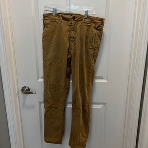 AE Men’s Khakis